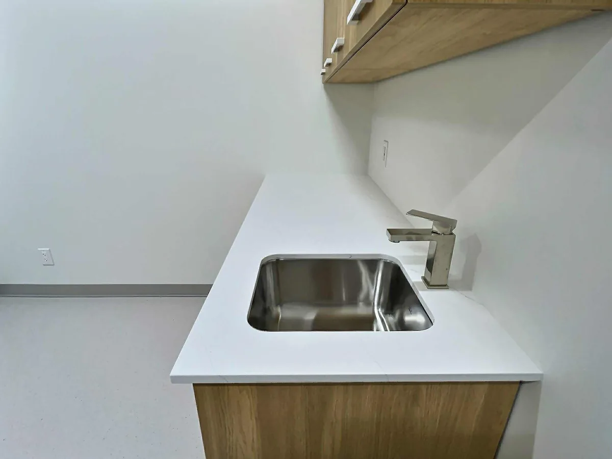 Nettoyage après construction bureau professionnel Drummondville — espace de travail