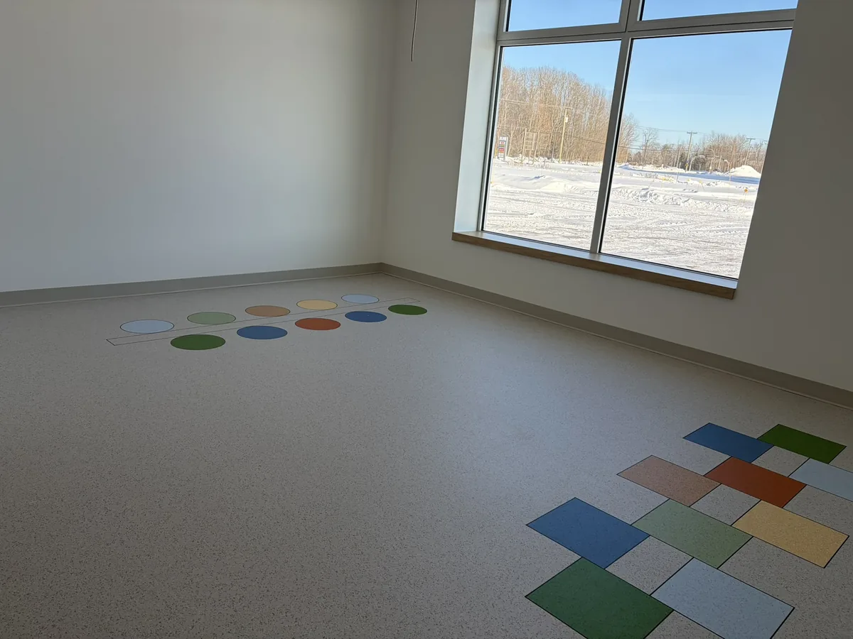 Nettoyage après construction Garderie Pas à Pas Trois-Rivières — entrée