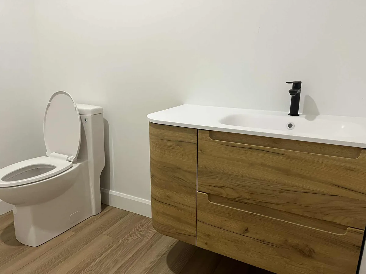 Nettoyage après construction maison neuve Drummondville — escalier