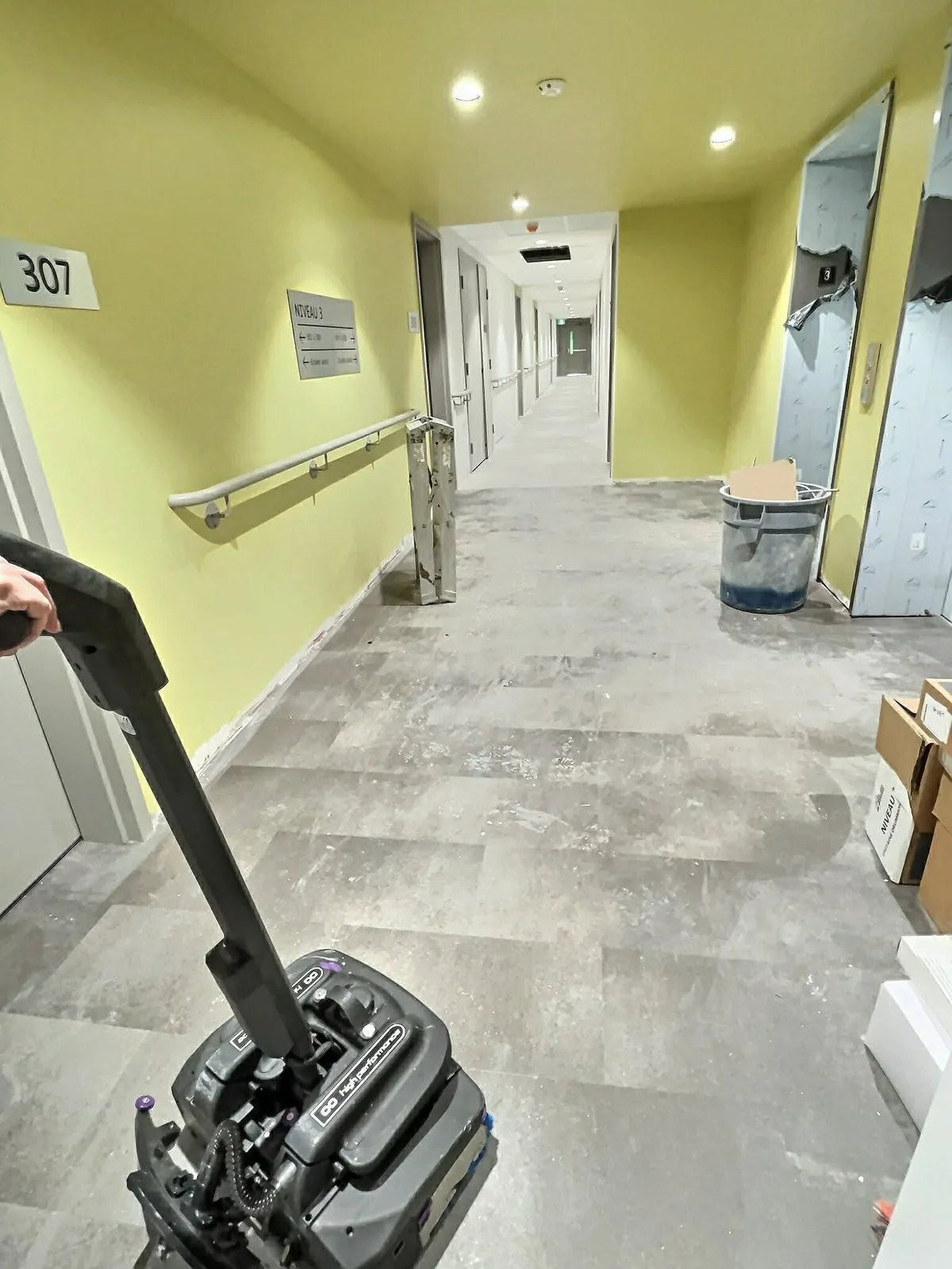 Nettoyage après construction résidence aînés 100 logements Drummondville — chambre